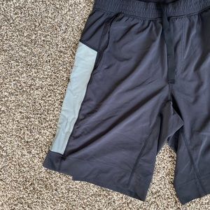 Lululemon Shorts Reflective Linerless Large Black